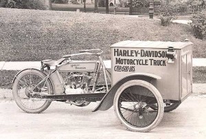 This 1915 Harley-Davidson Forecar is similar to the two I recall being used for deliveries in Geelong, although I have no idea whether those were Harleys or some other make.
